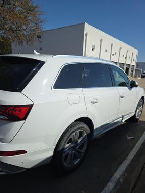 2023 Audi Q7 55 Premium Plus