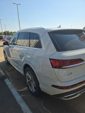 2023 Audi Q7 55 Premium Plus