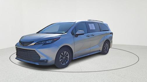 2024 Toyota Sienna XLE