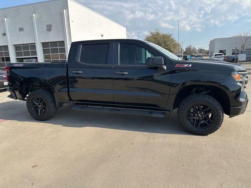 2022 Chevrolet Silverado 1500 Custom Trail Boss