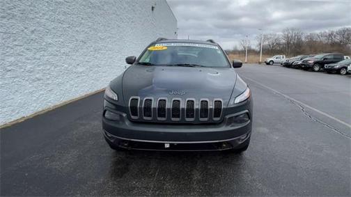 Photo 3 of 29 of 2018 Jeep Cherokee Trailhawk
