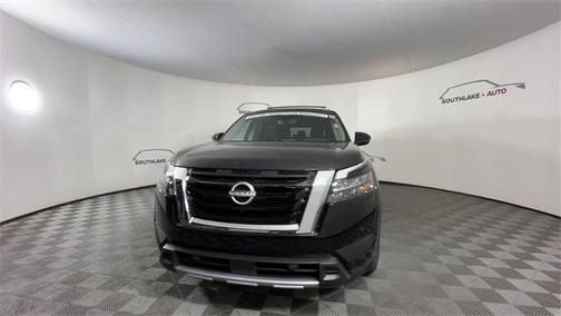 2025 Nissan Pathfinder SL 4WD