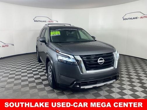 Gun Metallic 2025 Nissan Pathfinder SL