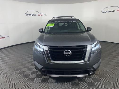 Gun Metallic 2025 Nissan Pathfinder SL