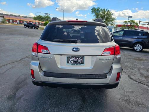 Tungsten Metallic 2014 Subaru Outback 2.5i Premium