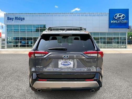 2023 Toyota RAV4 Hybrid SE