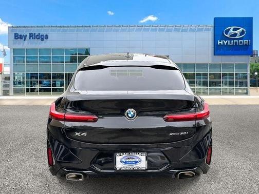 2022 BMW X4 xDrive30i
