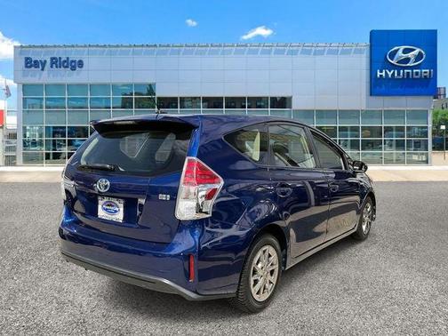 2017 Toyota Prius v Four