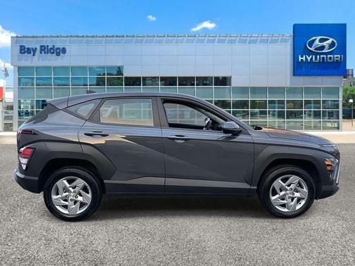 2025 Hyundai KONA SE