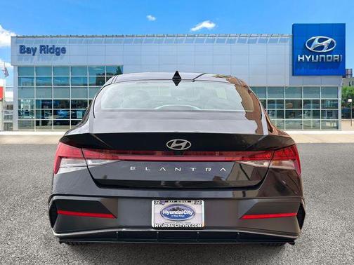 Abyss Black 2025 Hyundai ELANTRA SEL