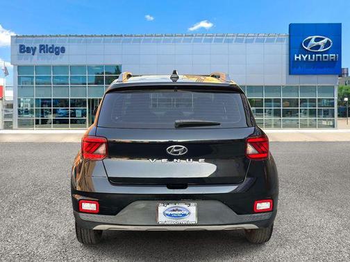 Black Noir Pearl 2020 Hyundai VENUE SEL