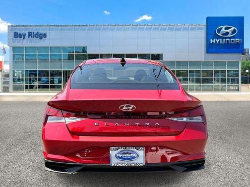 2022 Hyundai ELANTRA SEL