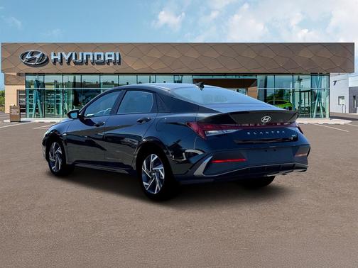2025 Hyundai ELANTRA HEV SEL Sport