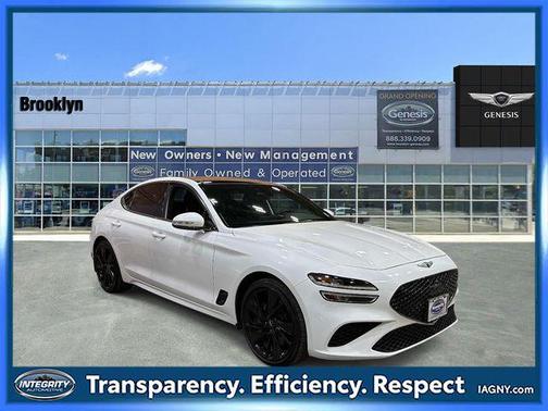 Uyuni White 2023 Genesis G70 3.3T AWD