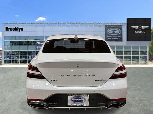 Uyuni White 2023 Genesis G70 3.3T AWD