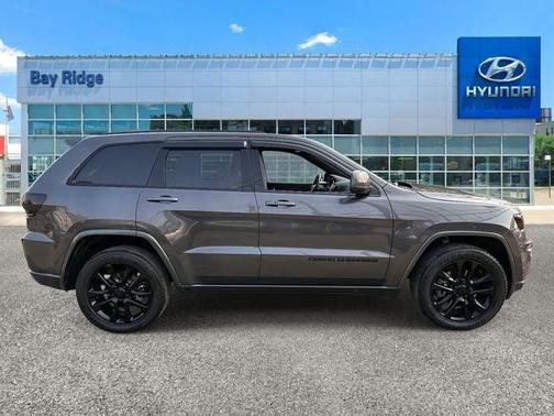 2021 Jeep Grand Cherokee Laredo
