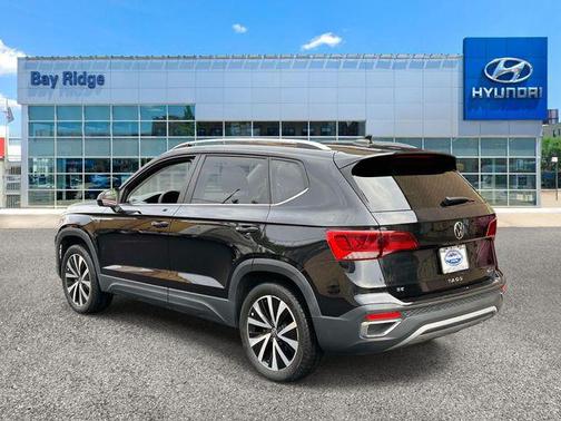 Deep Black 2023 Volkswagen Taos 1.5T SE