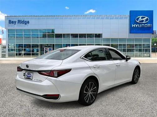 2024 Lexus ES 250 Base