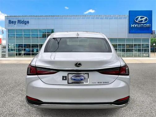 2024 Lexus ES 250 Base