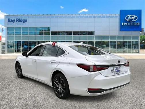 2024 Lexus ES 250 Base