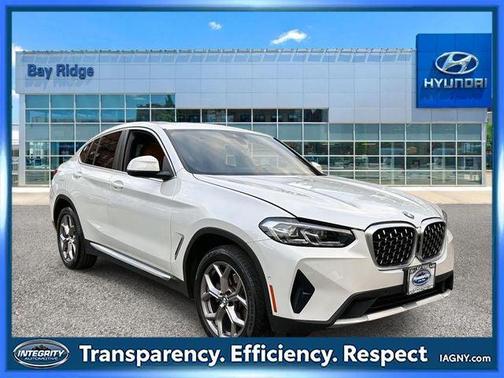 2023 BMW X4 xDrive30i