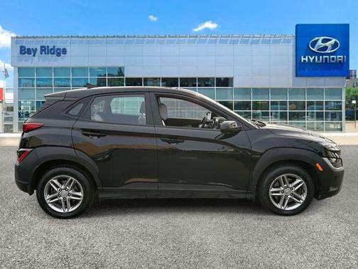 2022 Hyundai KONA SE