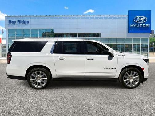 2023 Chevrolet Suburban 4WD High Country
