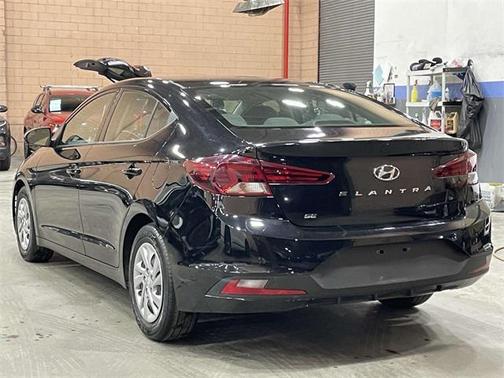 2020 Hyundai ELANTRA SE