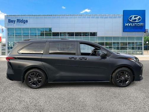 2024 Toyota Sienna XSE 7 Passenger