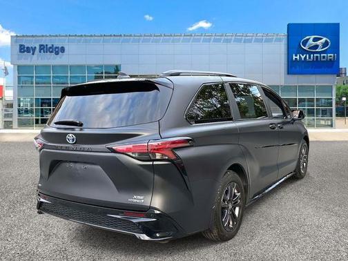 2024 Toyota Sienna XSE 7 Passenger