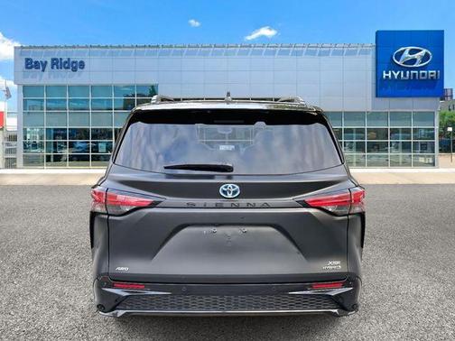 2024 Toyota Sienna XSE 7 Passenger