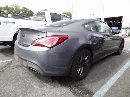 2016 Hyundai Genesis Coupe 3.8