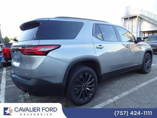 Sterling Gray Metallic 2023 Chevrolet Traverse RS