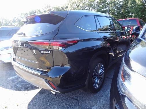 2024 Toyota Highlander PLATINUM