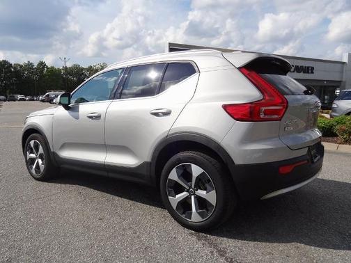 2023 Volvo XC40 B5 PLUS BRIGHT THEME