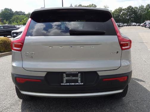 2023 Volvo XC40 B5 PLUS BRIGHT THEME