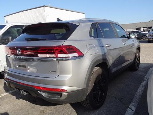 2024 Volkswagen Atlas Cross Sport 2.0T SE W/ TECHNOLOGY