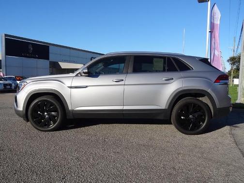 2024 Volkswagen Atlas Cross Sport 2.0T SE W/ TECHNOLOGY