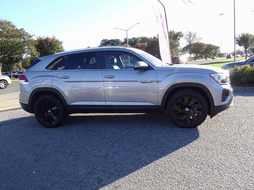 2024 Volkswagen Atlas Cross Sport 2.0T SE W/ TECHNOLOGY