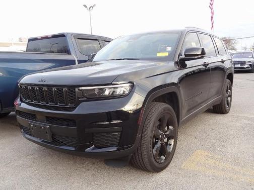2022 Jeep Grand Cherokee LAREDO