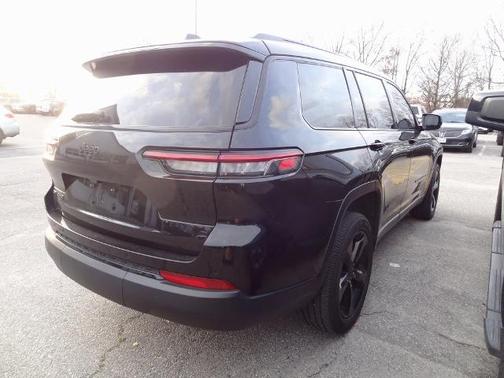 2022 Jeep Grand Cherokee LAREDO