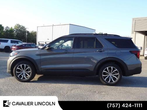 CARBONIZED GRAY METALLIC 2025 Ford Explorer ST-LINE