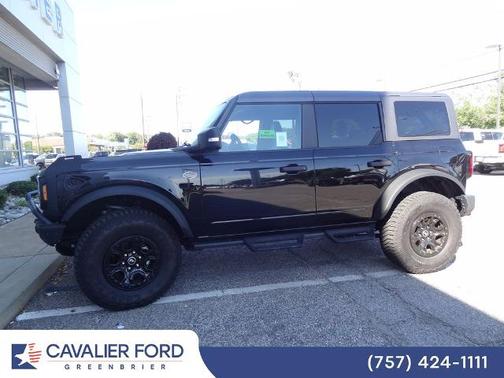 SHADOW BLACK 2024 Ford Bronco WILDTRAK