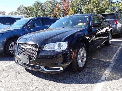2023 Chrysler 300 TOURING
