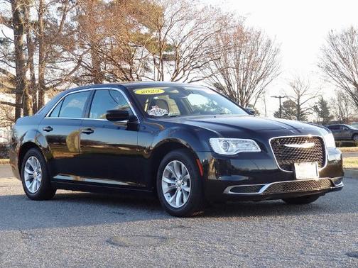 2023 Chrysler 300 TOURING