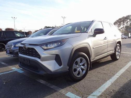 2020 Toyota RAV4 LE