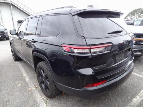 2023 Jeep Grand Cherokee LAREDO