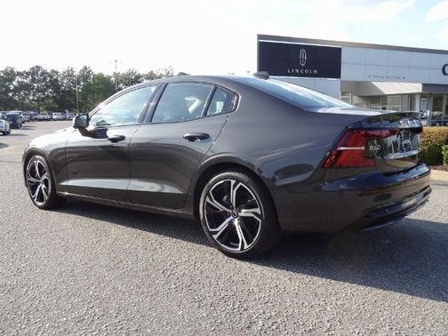 2023 Volvo S60 B5 PLUS DARK THEME