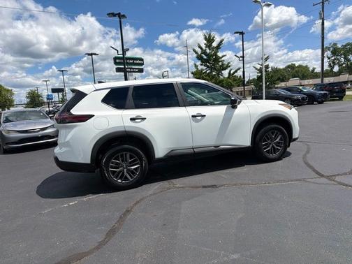 Glacier White 2024 Nissan Rogue S