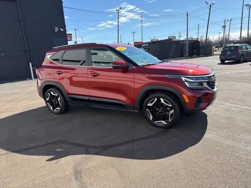 Orange 2025 Kia Seltos SX